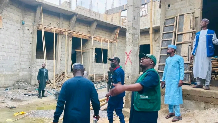 Gwamnatin Kano ta dakatar da wasu gine-gine tare da rufe wasu da aka yi su ba bisa ƙa'ida ba.
